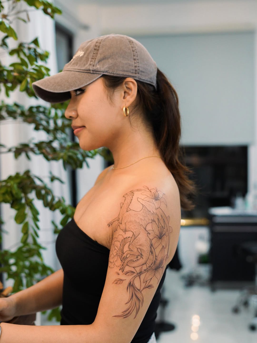 Tattoo artist at work